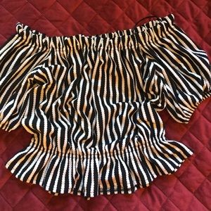 Black /white fluffy top